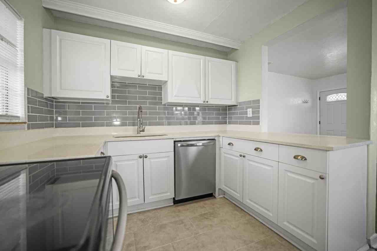 1511 35th Ave N #1 - Photo 2 of 16