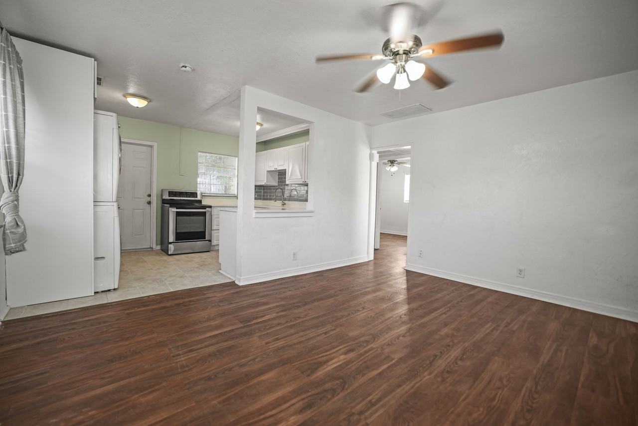 1511 35th Ave N #1 - Photo 3 of 16