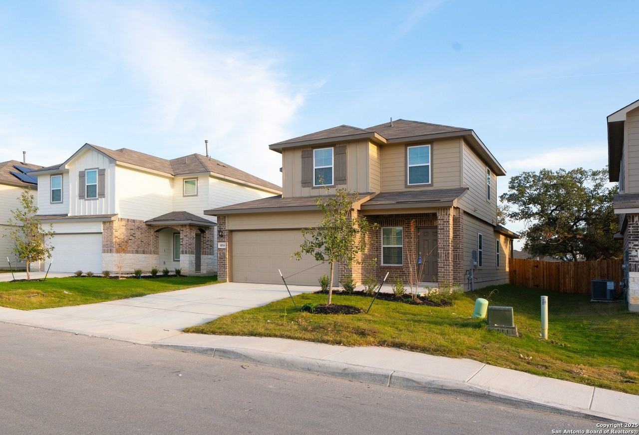 14014 San Saba Fls - Photo 2 of 28