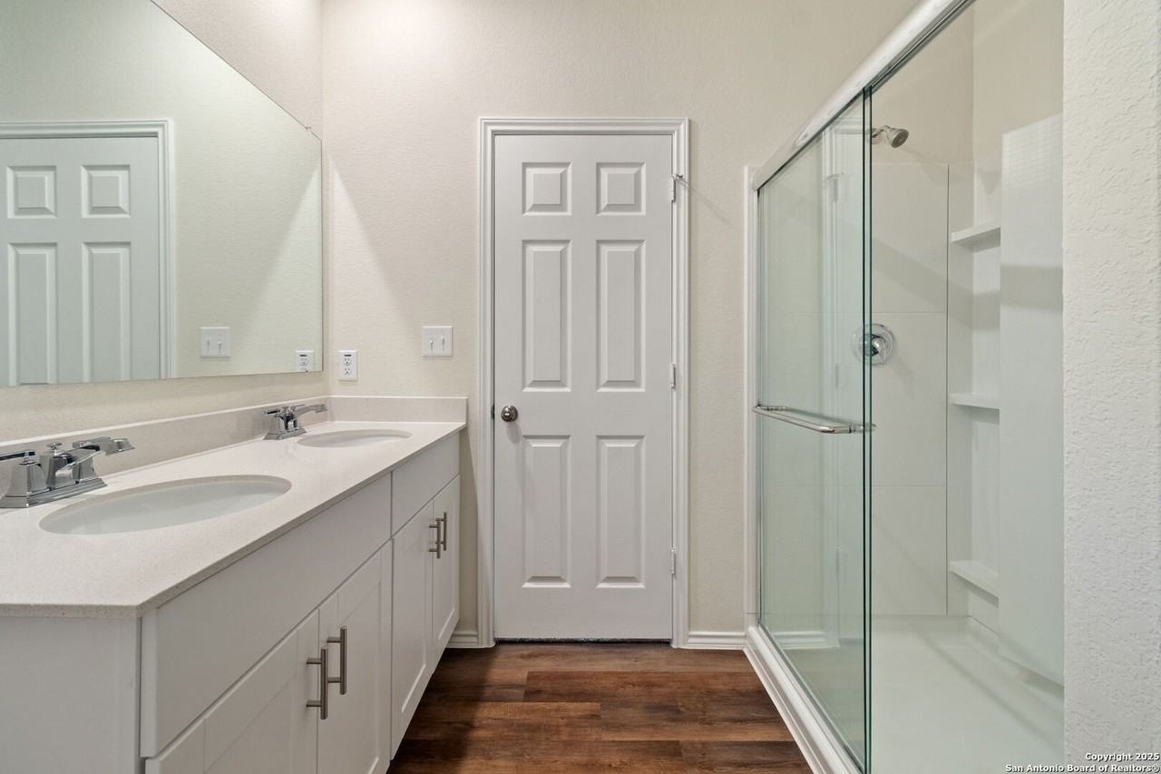 10243 Band Wagon - Photo 7 of 16