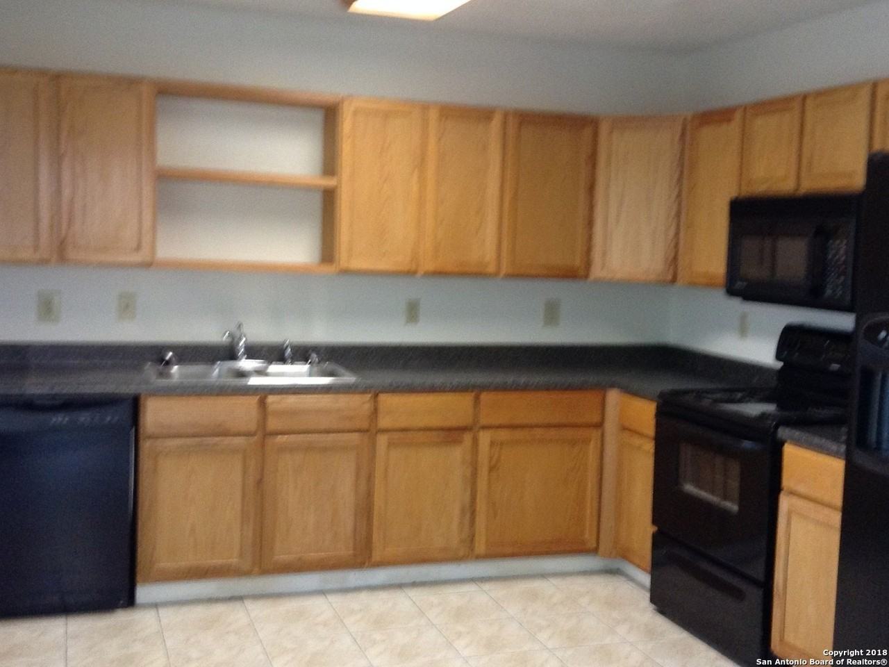 8926 Breezefield - Photo 7 of 23