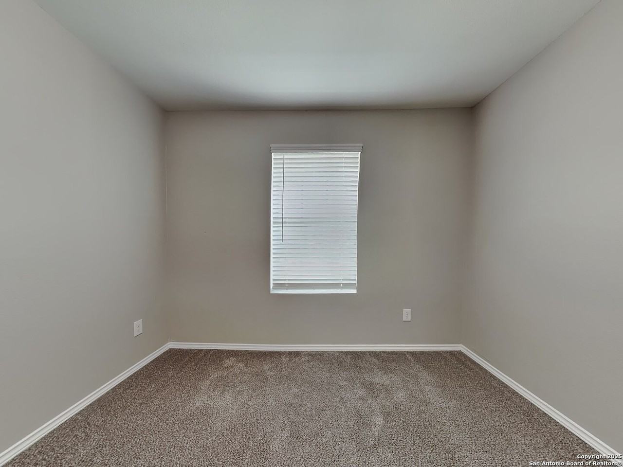 424 Mallow Dr - Photo 7 of 16