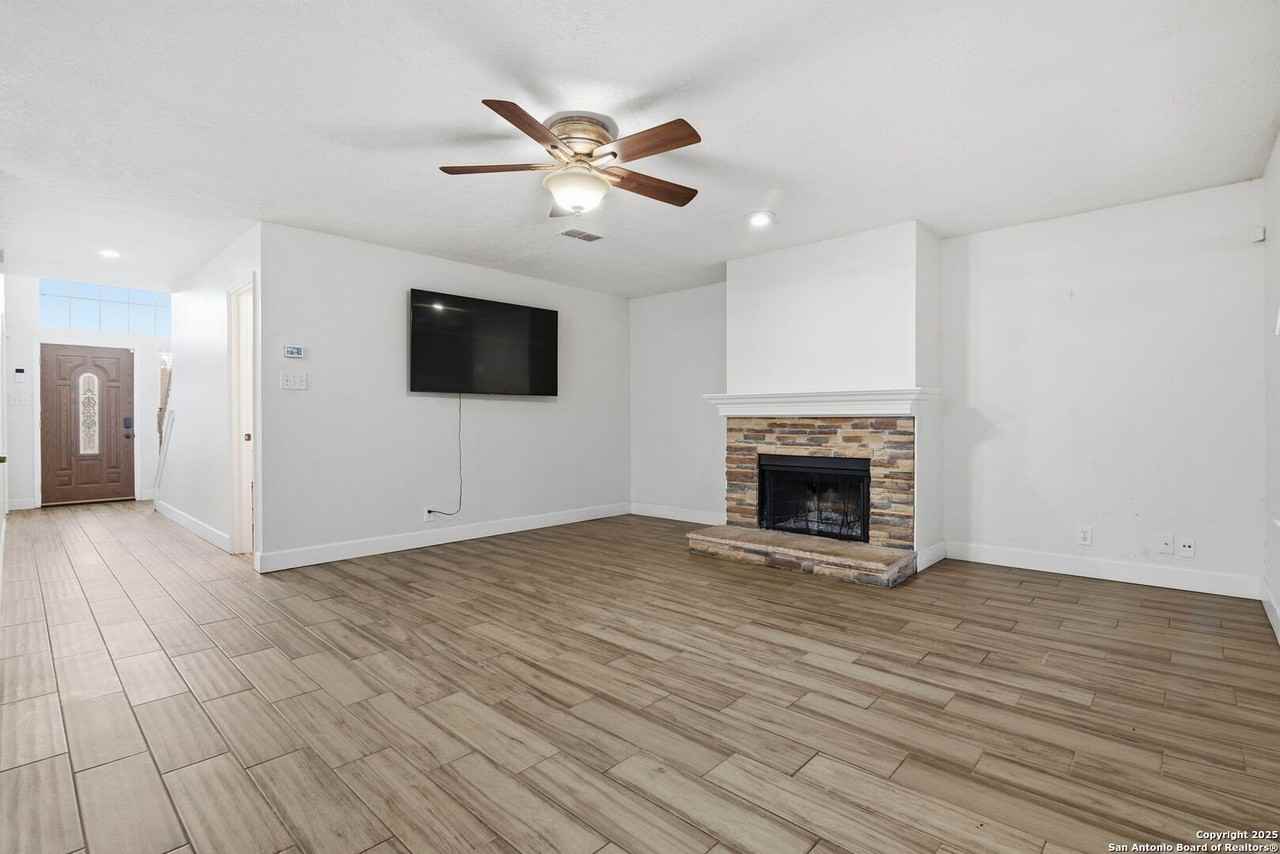 7442 Tall Cedar - Photo 5 of 33