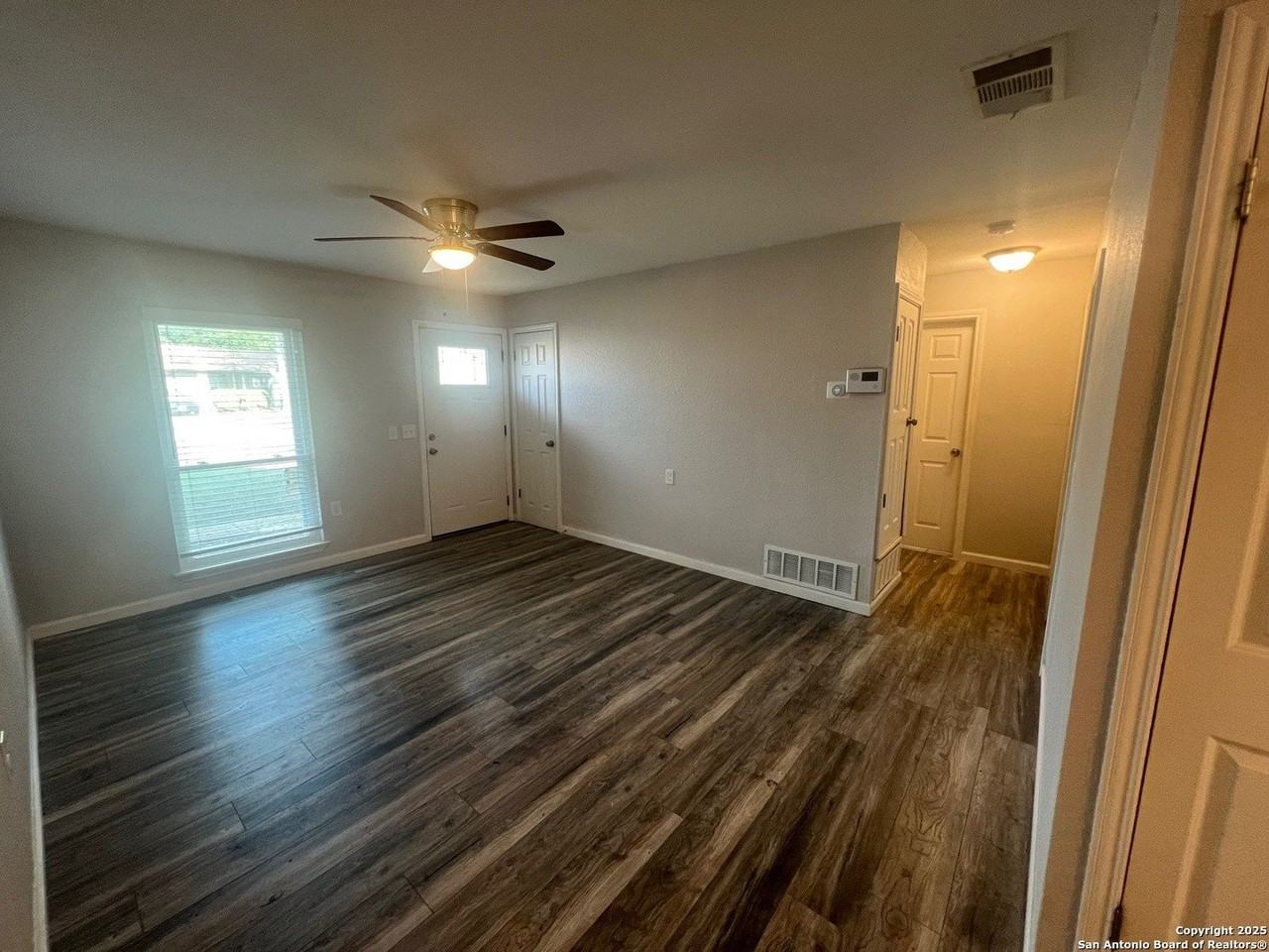 4606 Avenida Prima St - Photo 4 of 27