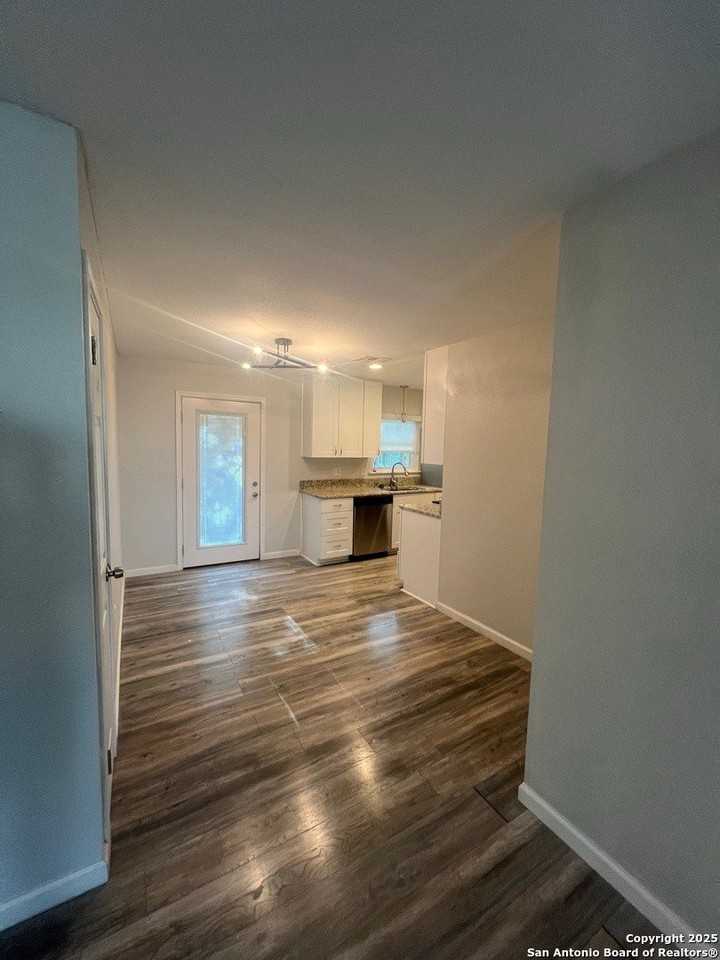 4606 Avenida Prima St - Photo 5 of 27
