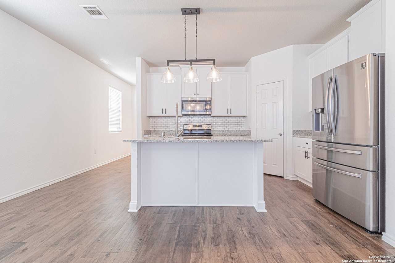 6739 Freedom Hls - Photo 5 of 39