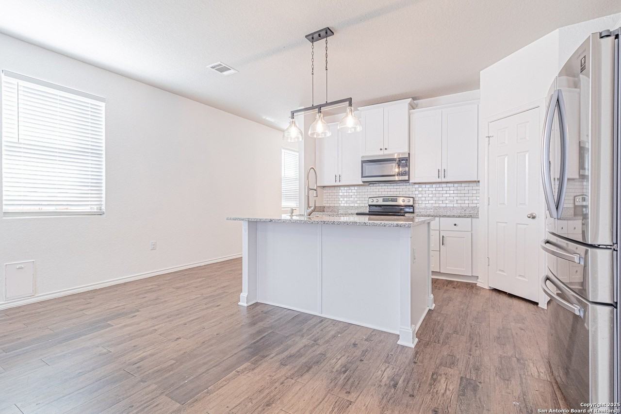 6739 Freedom Hls - Photo 6 of 39