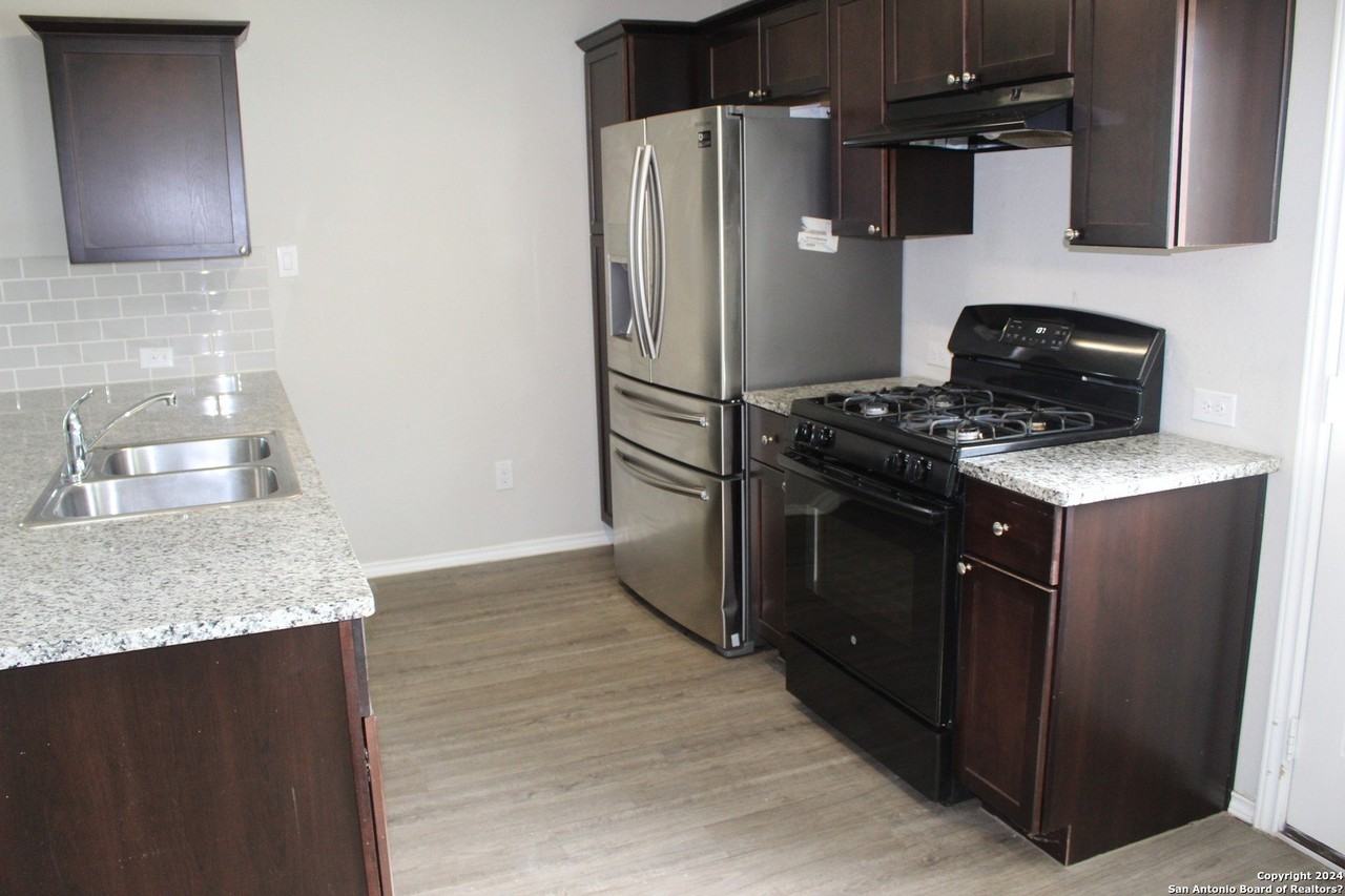 6522 Babcock Ter - Photo 6 of 24