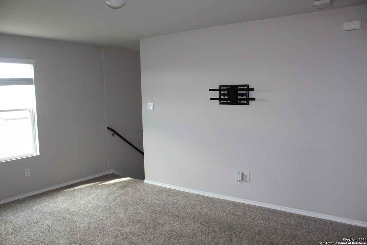 6522 Babcock Ter - Photo 7 of 24