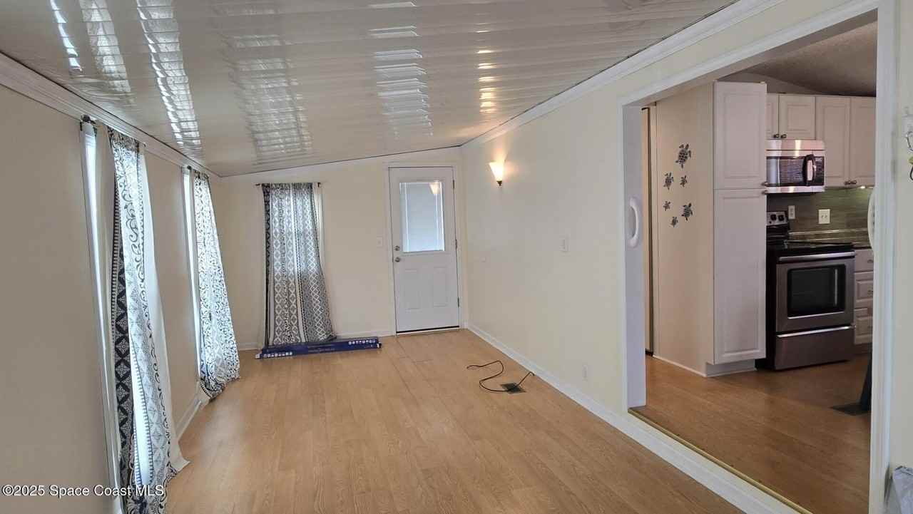 135 Blue Lake Pl - Photo 3 of 29