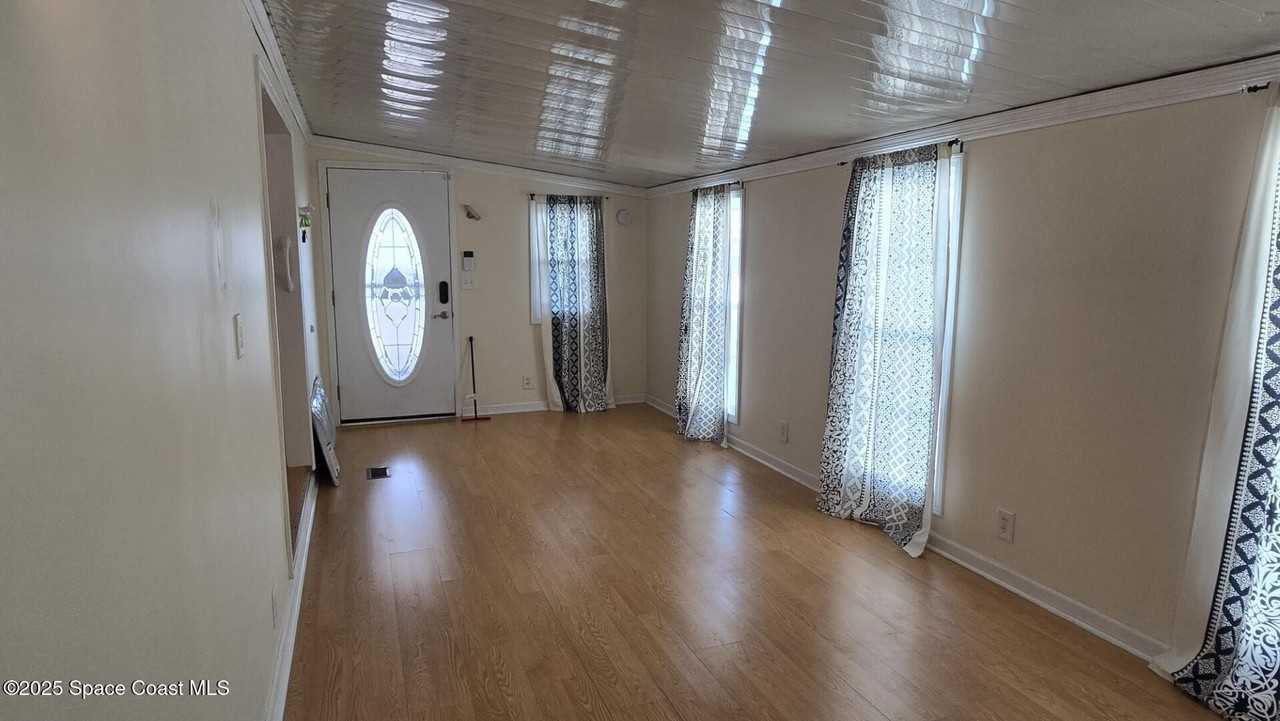 135 Blue Lake Pl - Photo 4 of 29