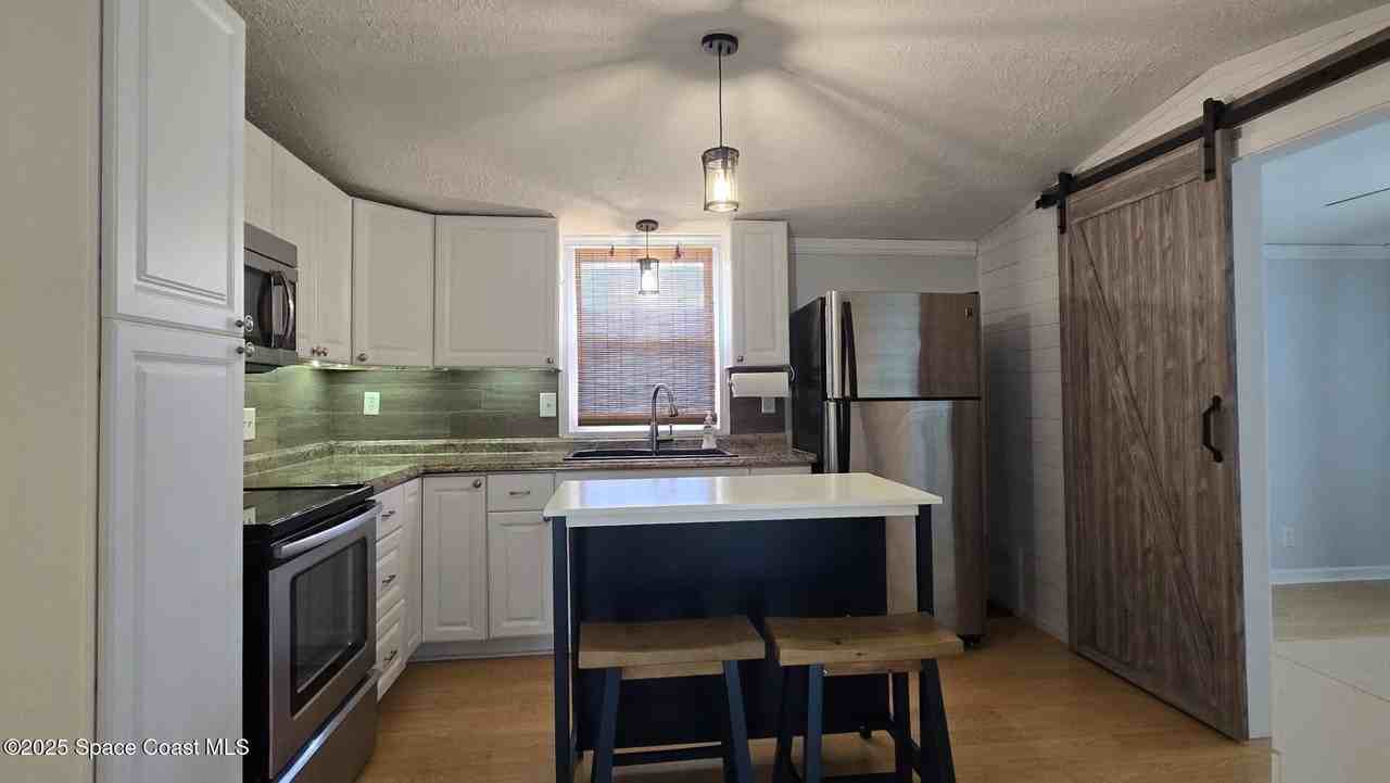 135 Blue Lake Pl - Photo 5 of 29