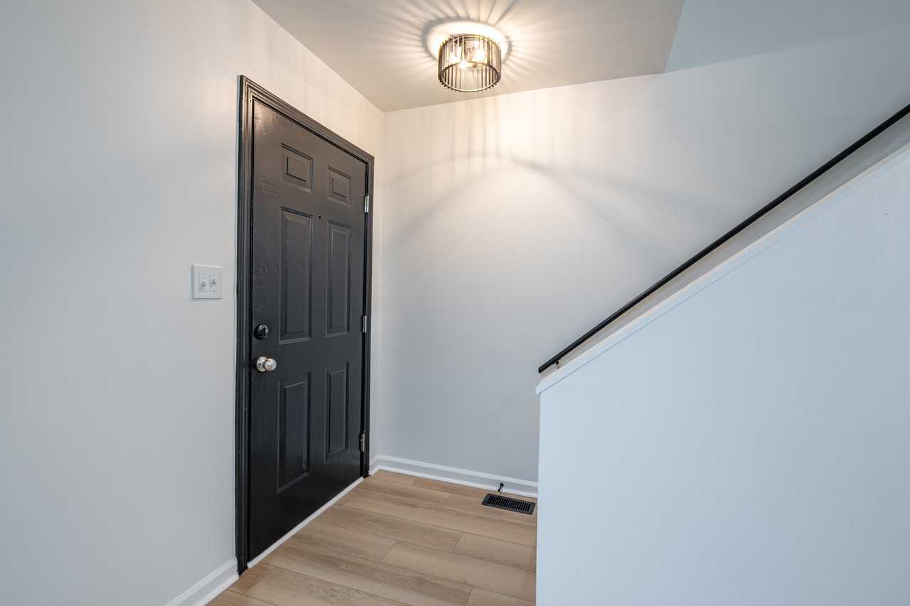 1545 Springwood Dr Se #B - Photo 3 of 27