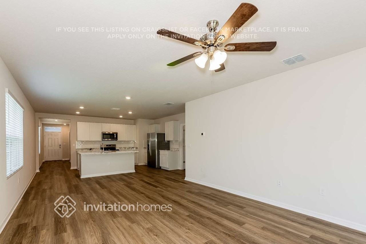 8041 Majestic Palms Ct - Photo 7 of 21