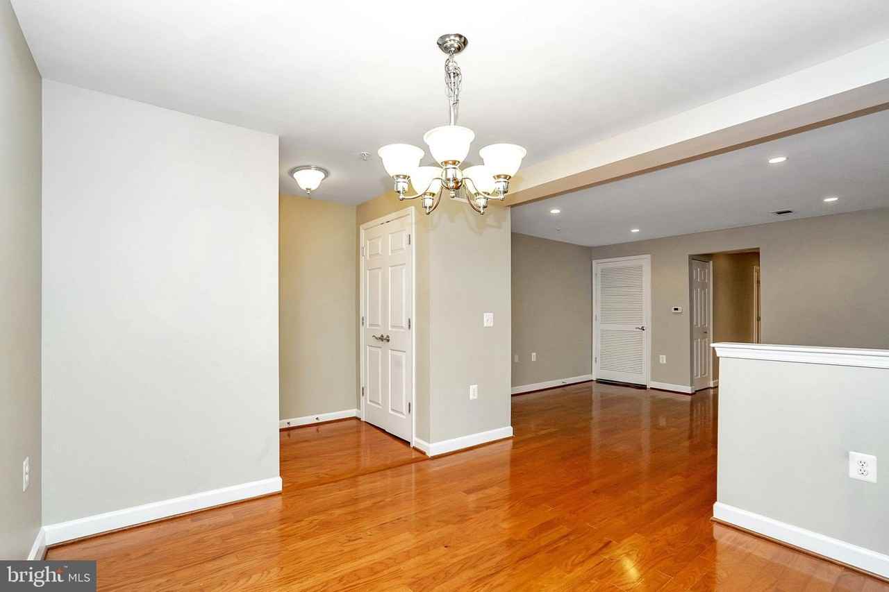 4079 S Four Mile Run Dr Unit 402 #402 - Photo 5 of 30