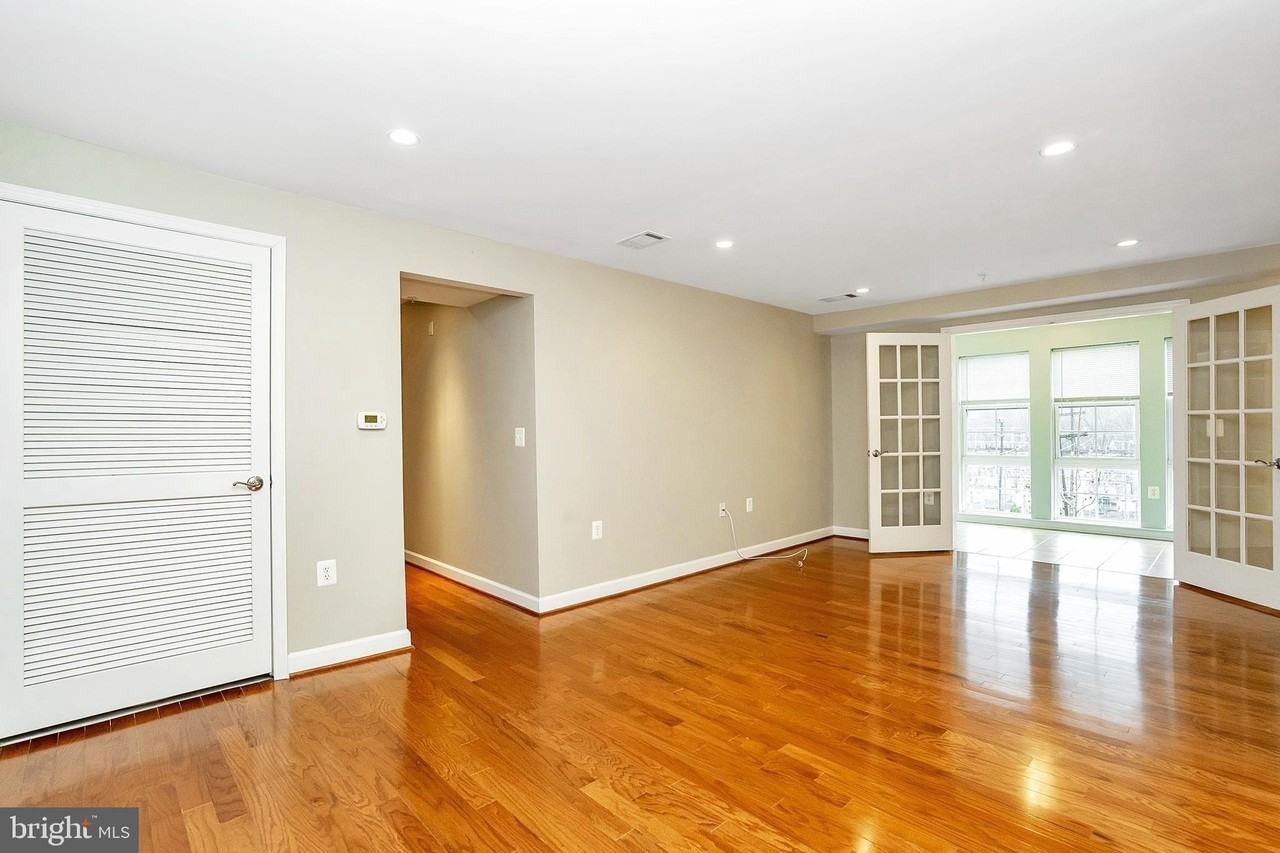 4079 S Four Mile Run Dr Unit 402 #402 - Photo 7 of 30