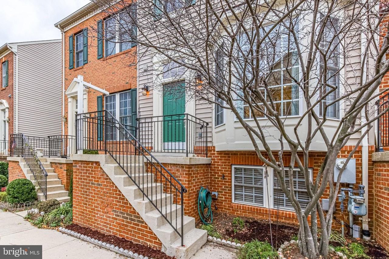 953 Harrison Cir - Photo 2 of 50