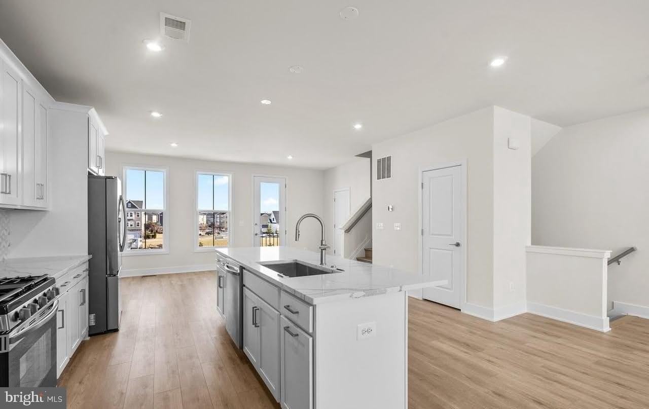 127 Heyford Dr - Photo 5 of 25