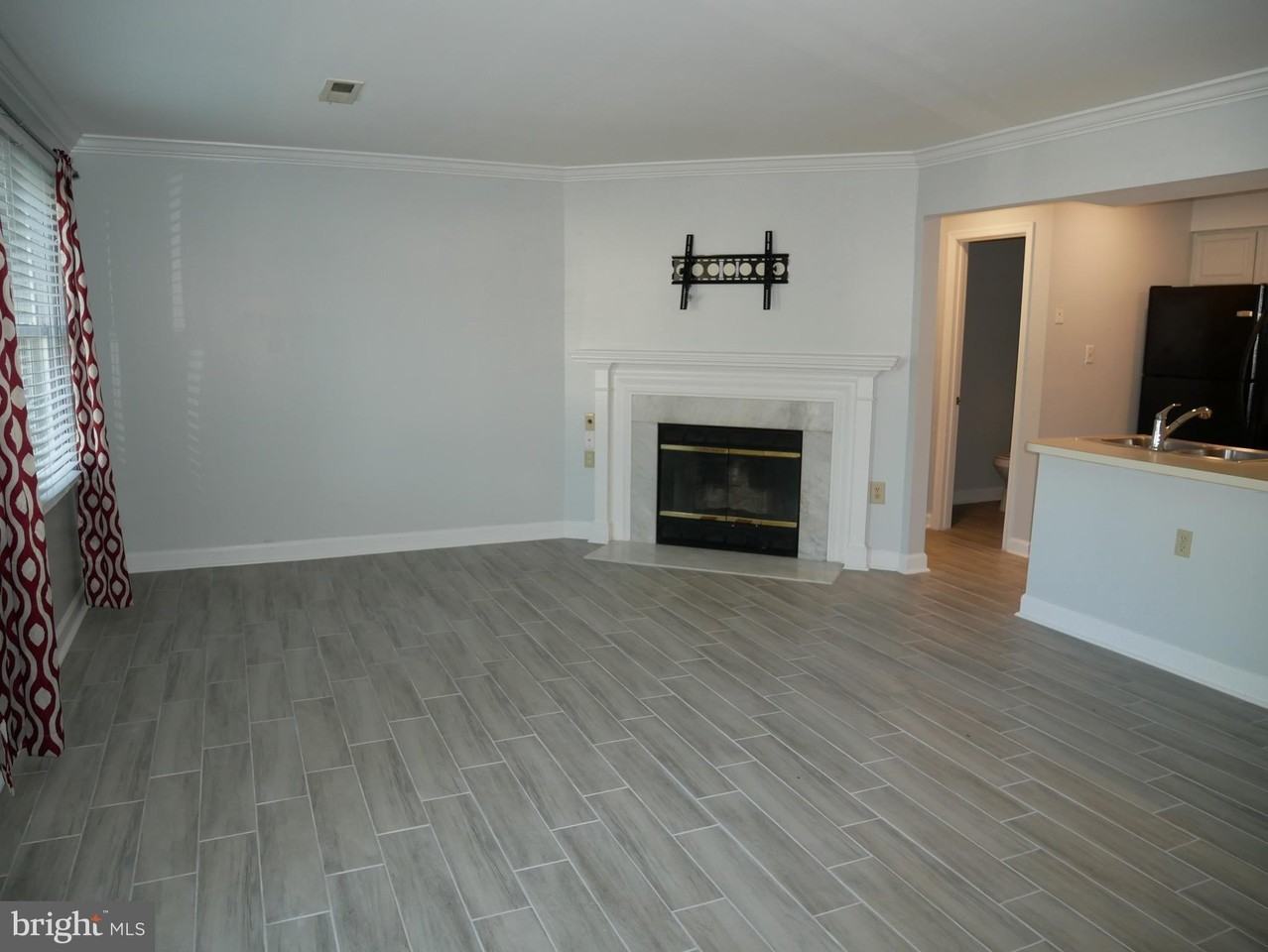 12129 Salemtown Dr - Photo 3 of 9