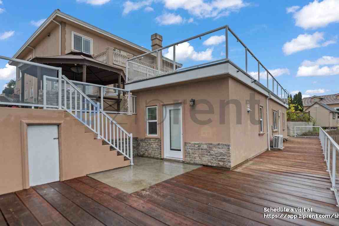 24518 Karina St #1 - Photo 4 of 32