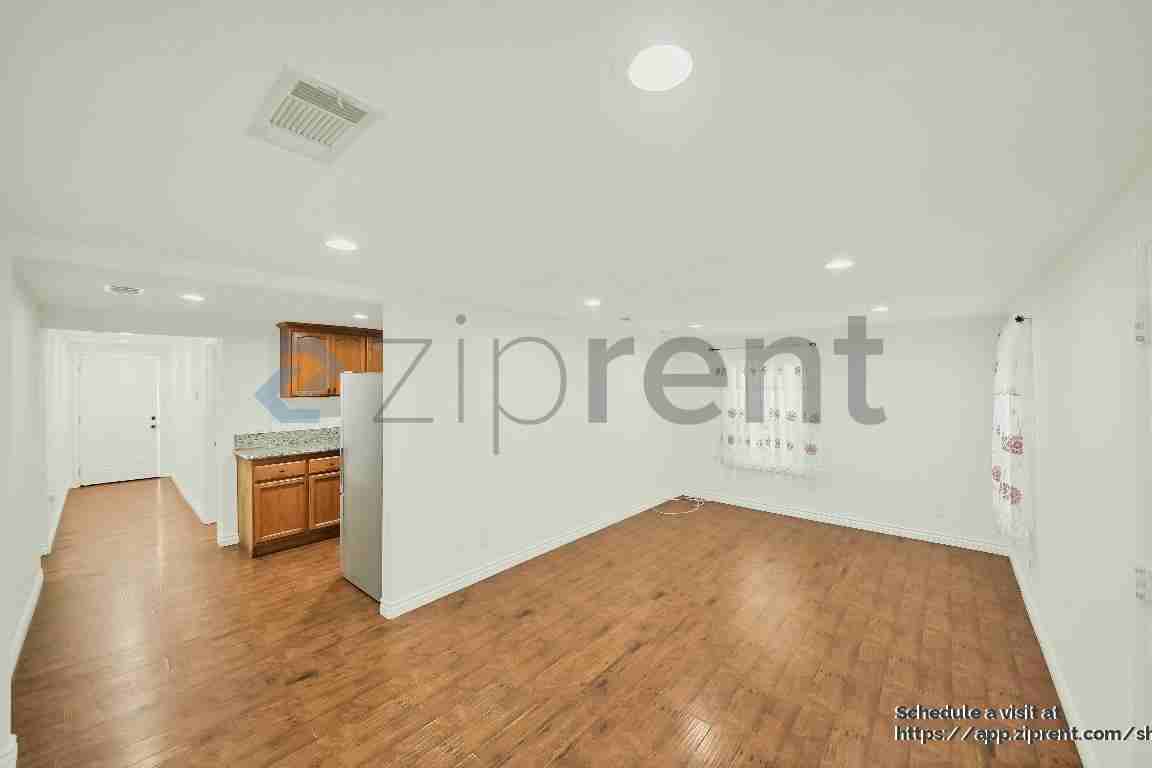 7936 Alder Ave - Photo 6 of 19