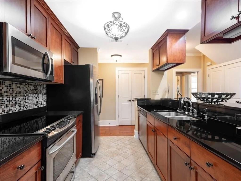 1060 Tailwater Unit F #F - Photo 5 of 24