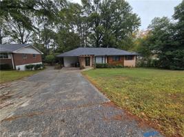 featured image of 2468 Dresden Dr Ne