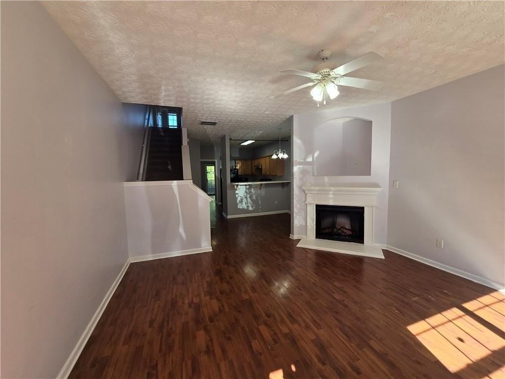 2372 Johnson Rd Ne - Photo 2 of 13