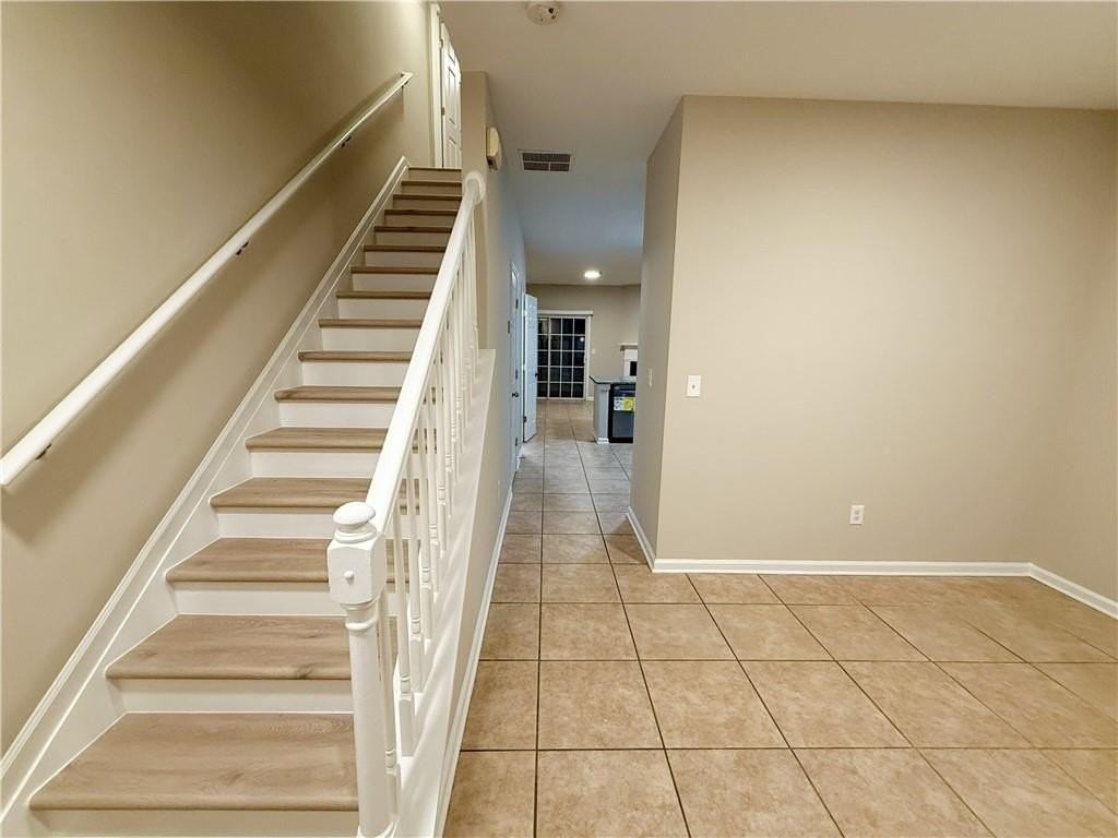 1527 Cove Creek Cir - Photo 4 of 17