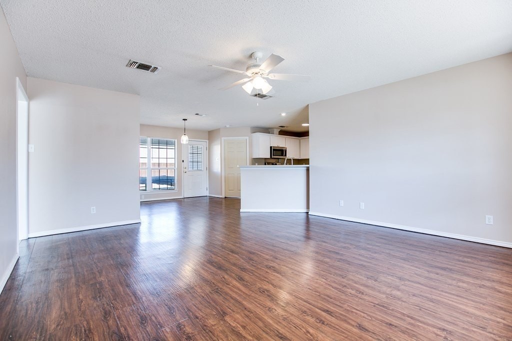 3926 W Beauregard Ave - Photo 3 of 25