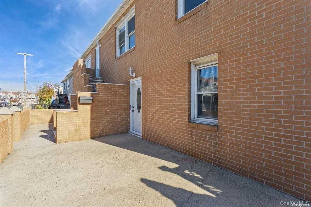 250 New York Ave - Photo 3 of 43