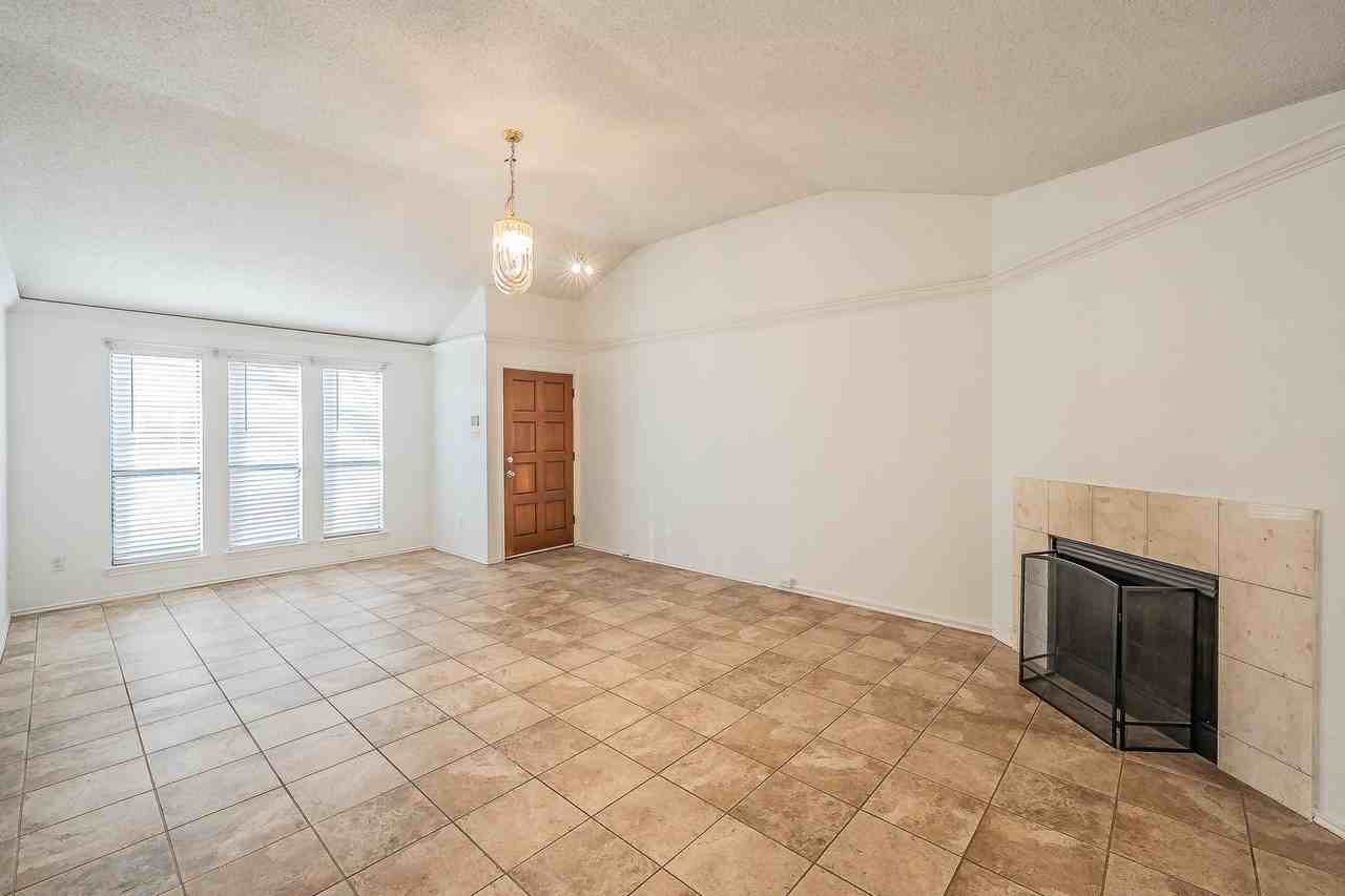 808 Blessing Creek Dr - Photo 7 of 31