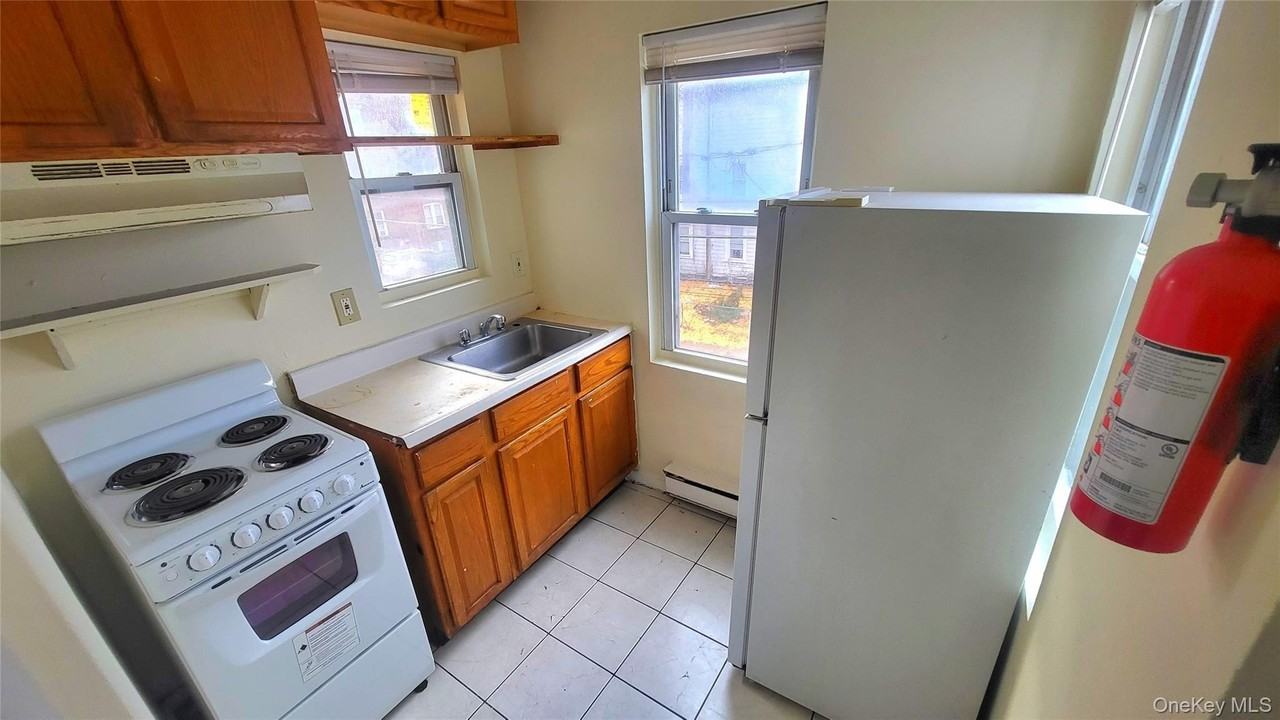 67 Academy St Apt 3 - Photo 5 of 25