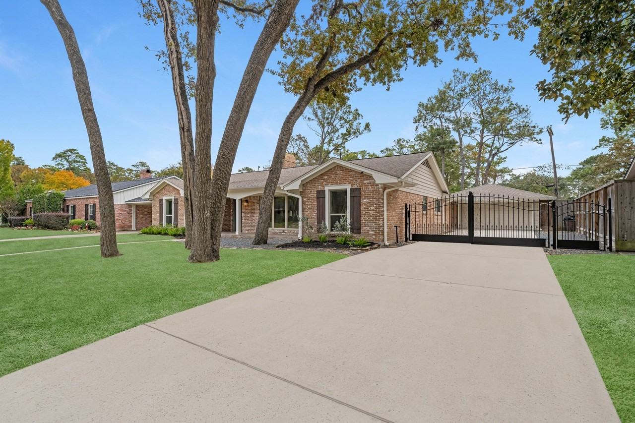 10211 Candlewood Dr - Photo 2 of 36