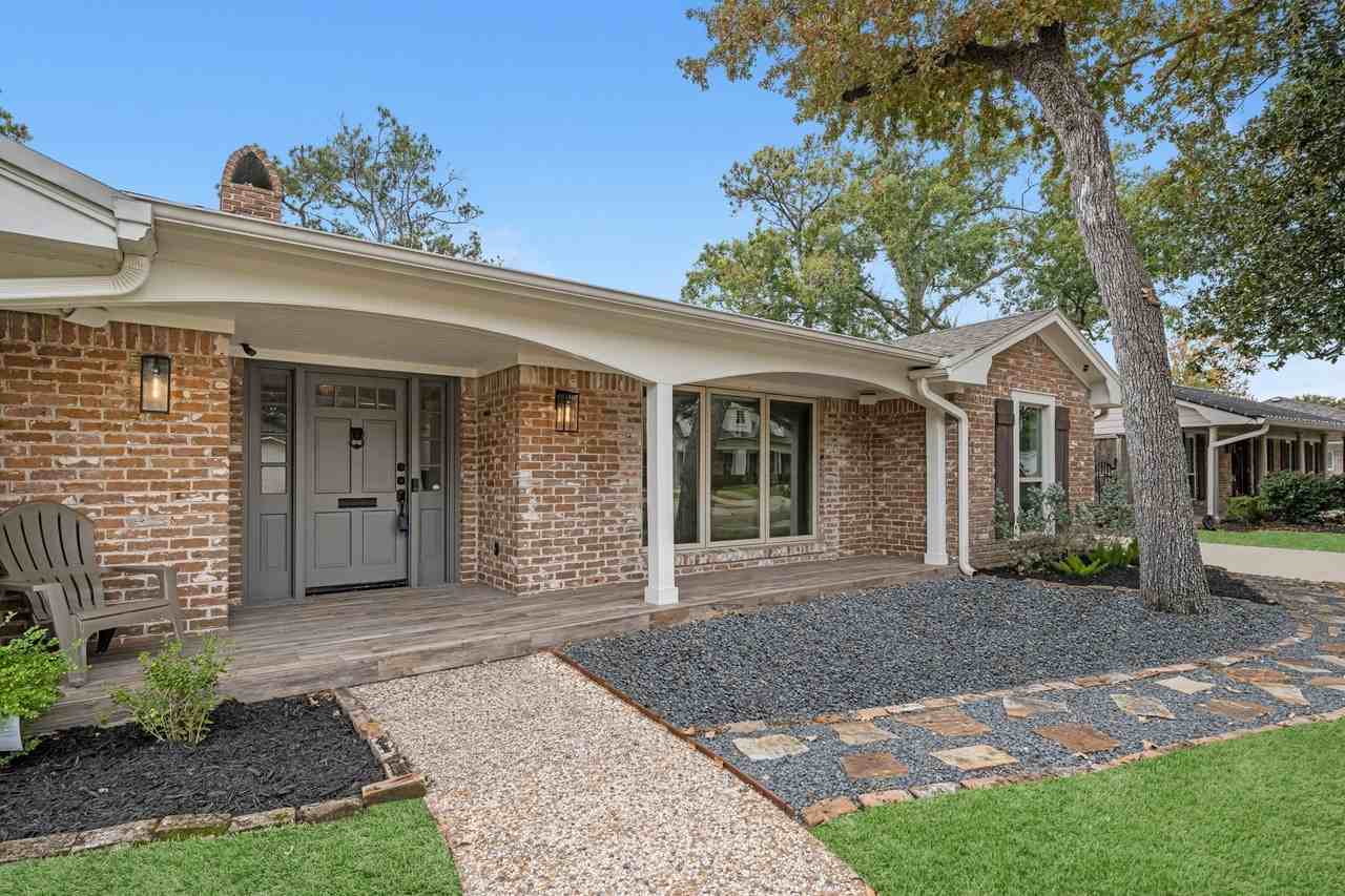 10211 Candlewood Dr - Photo 3 of 36