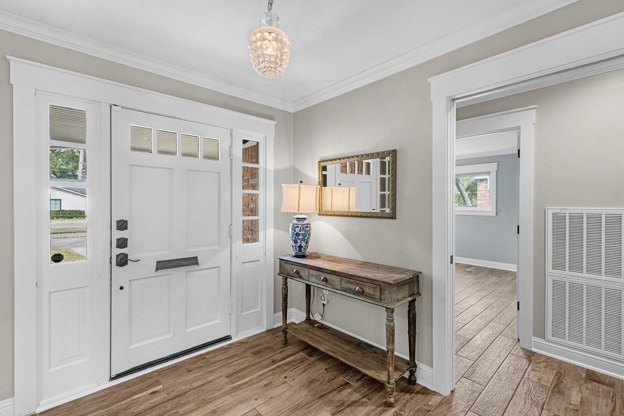 10211 Candlewood Dr - Photo 4 of 36