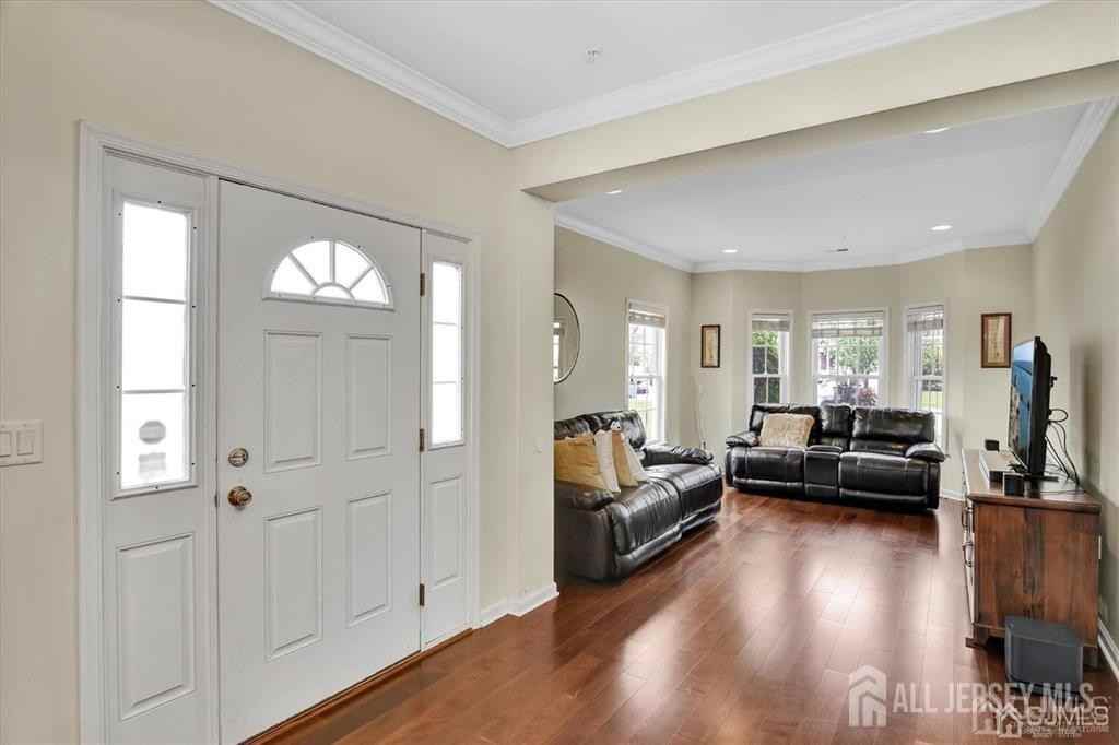 90 Morgan Way - Photo 5 of 35