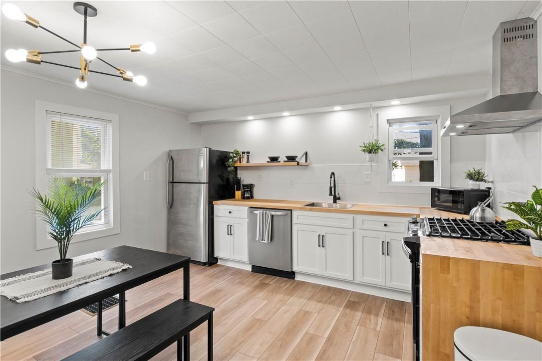 95 Beaufort St - Photo 2 of 27