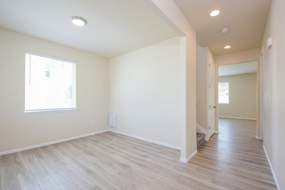 1918 Cade Ave - Photo 4 of 17