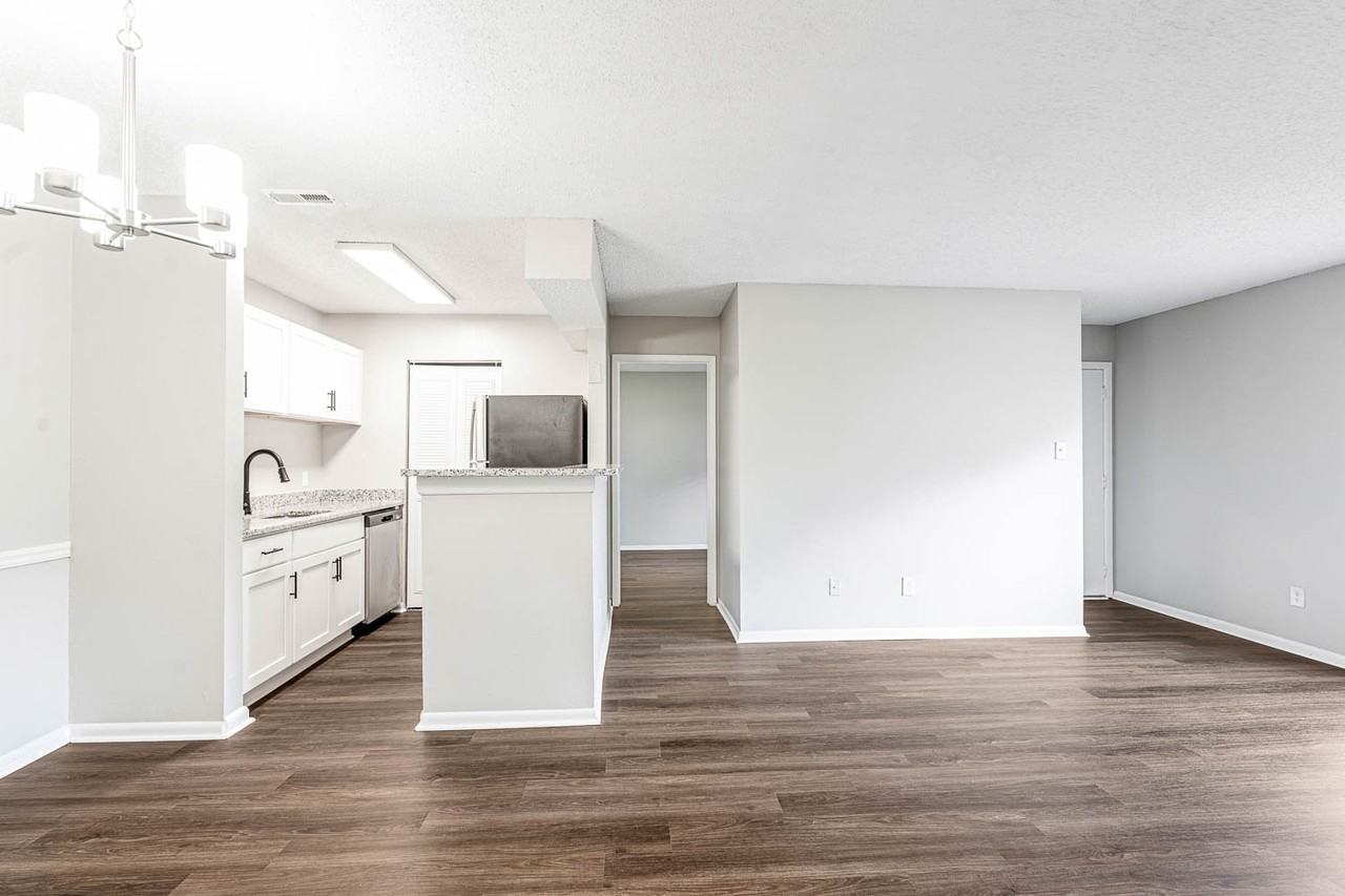 Rivercreek Apartments - Photo 3 of 25