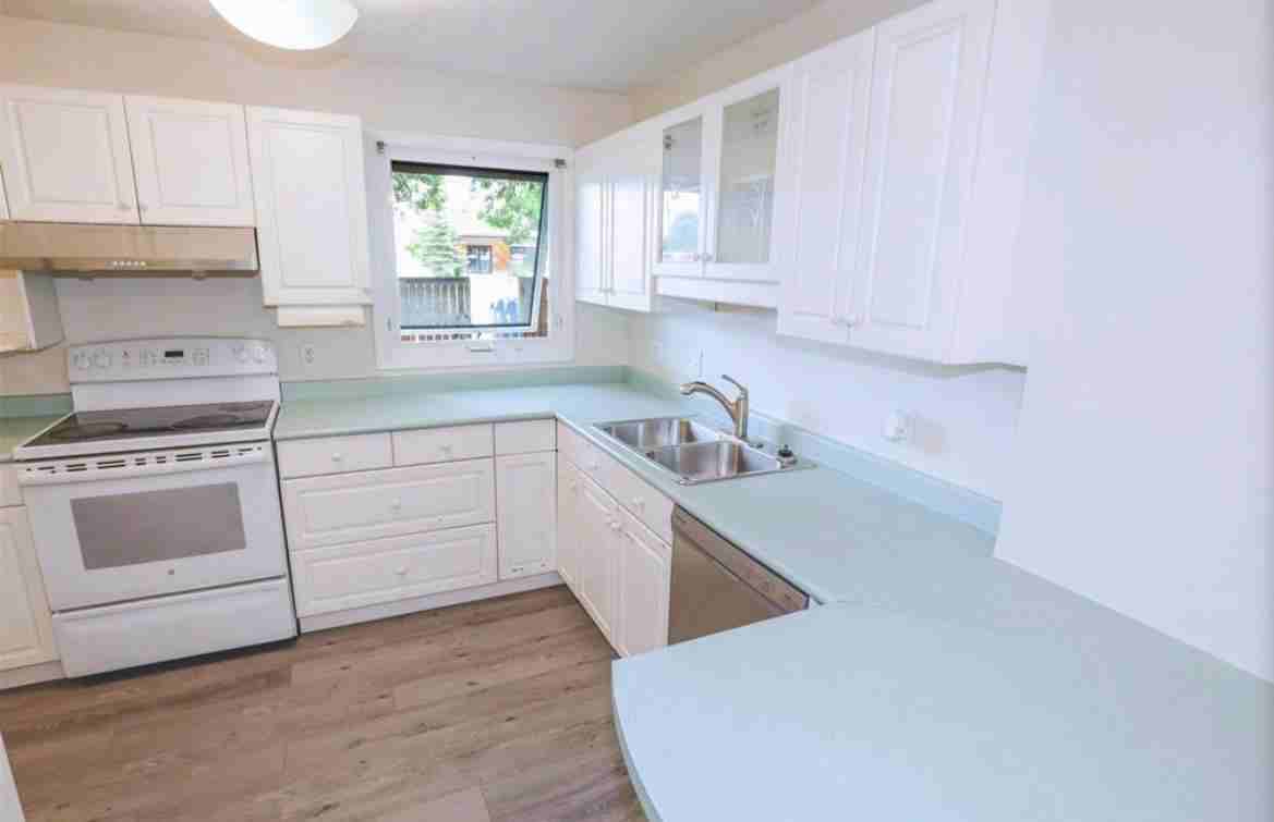 953 Summerside Avenue - Photo 3 of 6