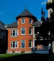 featured image of 52 Charlton Ave W