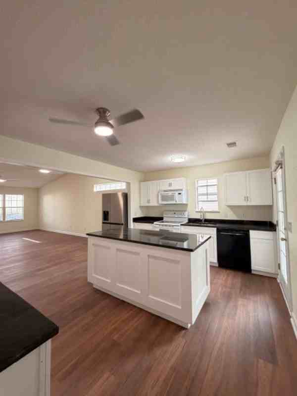 432 Dahoon Dr - Photo 7 of 19