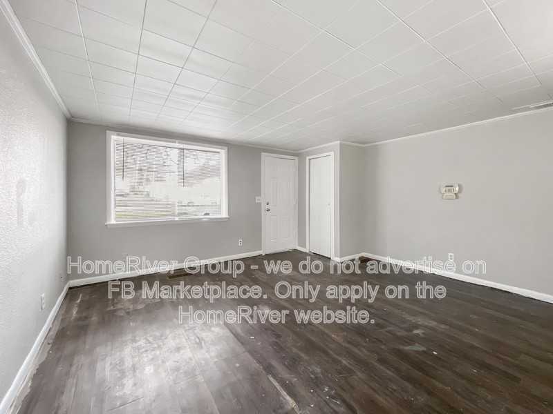 3209 E 69th St - Photo 3 of 20