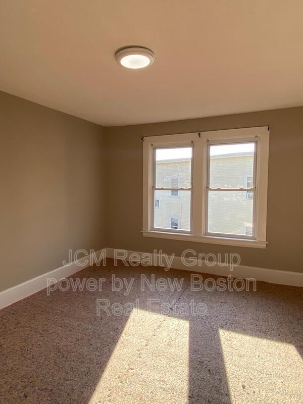 65 Shepard St #3-3rdFL - Photo 7 of 11