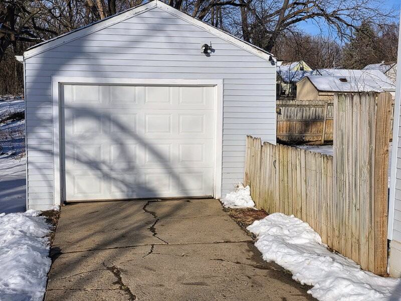 6813 Urbandale Ave - Photo 3 of 27