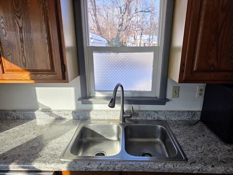 6813 Urbandale Ave - Photo 6 of 27