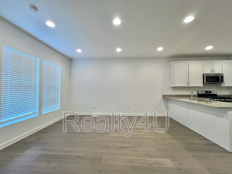 3553 W Hardman Way - Photo 5 of 20