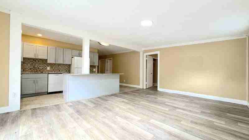 170 Kingston Ave - Photo 4 of 21