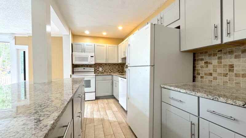 170 Kingston Ave - Photo 5 of 21